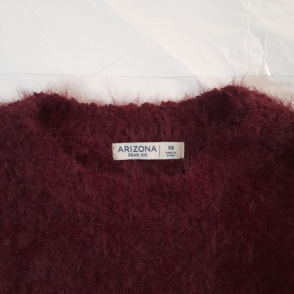 ● Arizona Jean Co. | Cropp Faux Fur Sweater - Picture 3 of 10